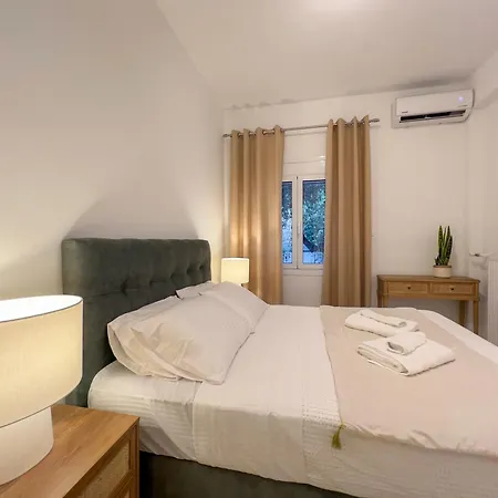 Apartment Roomy In Ilisia