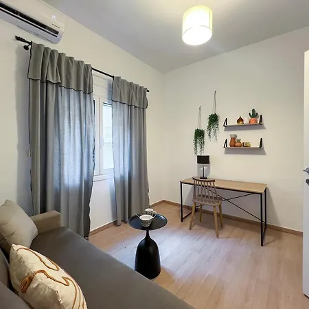 Roomy In Ilisia Athens