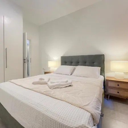 Apartment Roomy In Ilisia *