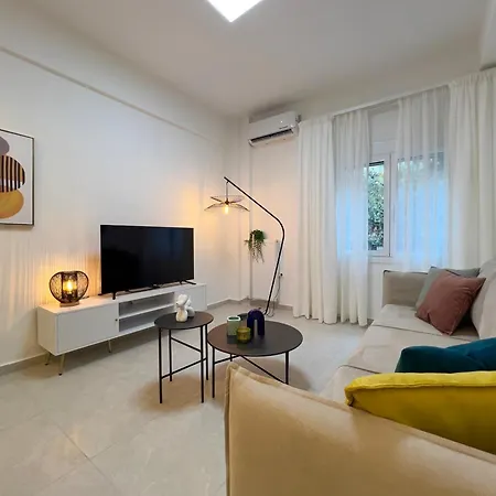 Roomy In Ilisia * Athens