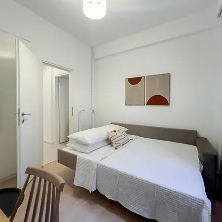 Apartment Roomy In Ilisia *